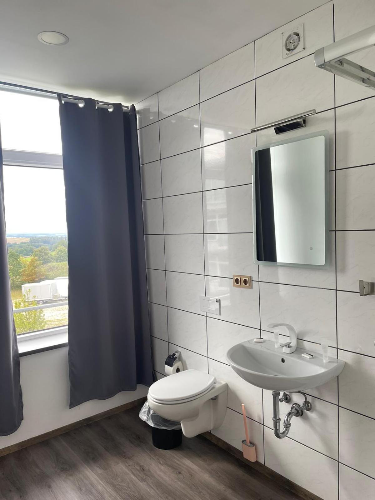 Eventhaus Aparthotel Panzweiler Bagian luar foto