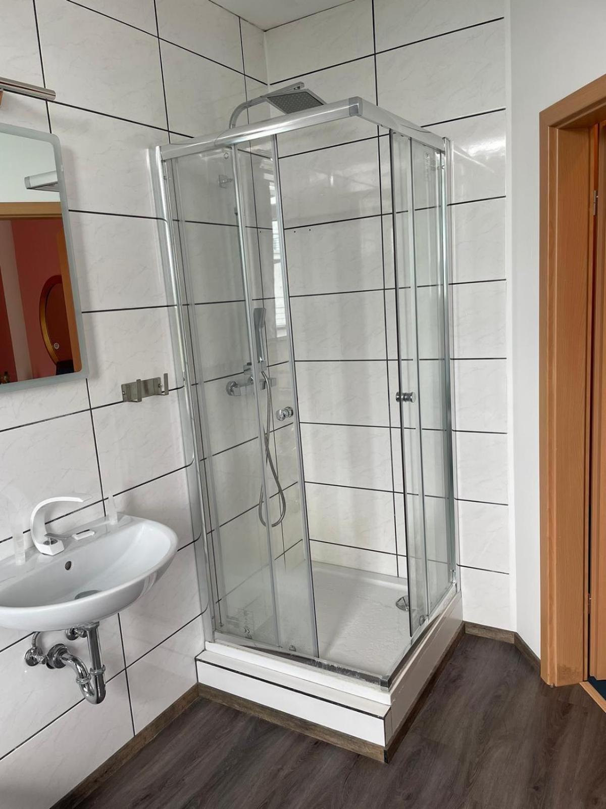 Eventhaus Aparthotel Panzweiler Bagian luar foto