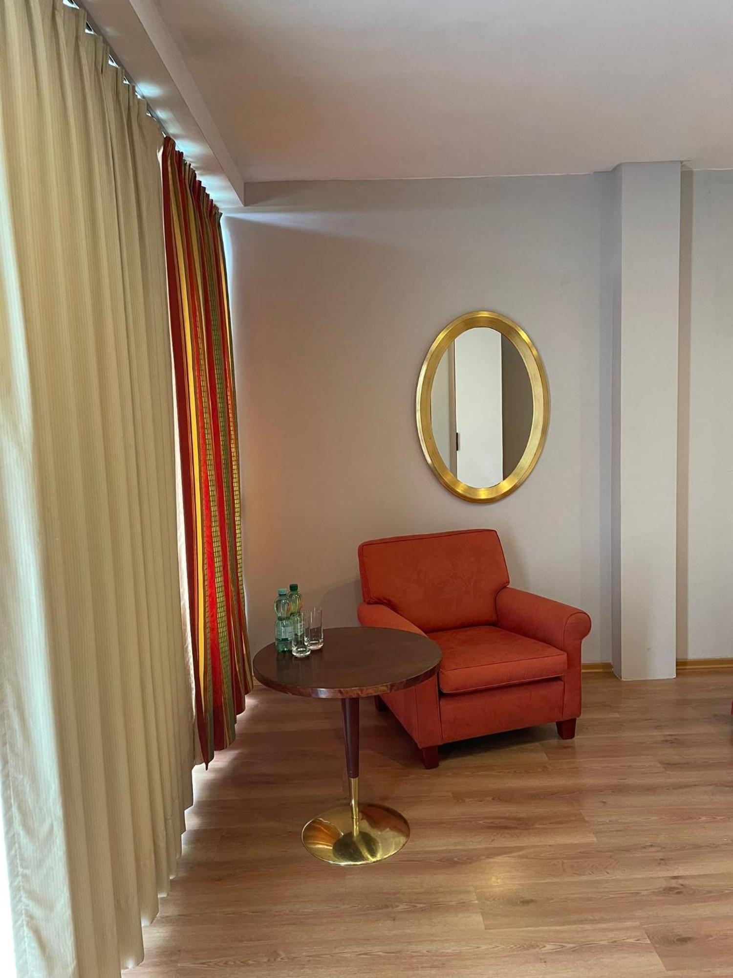 Eventhaus Aparthotel Panzweiler Bagian luar foto