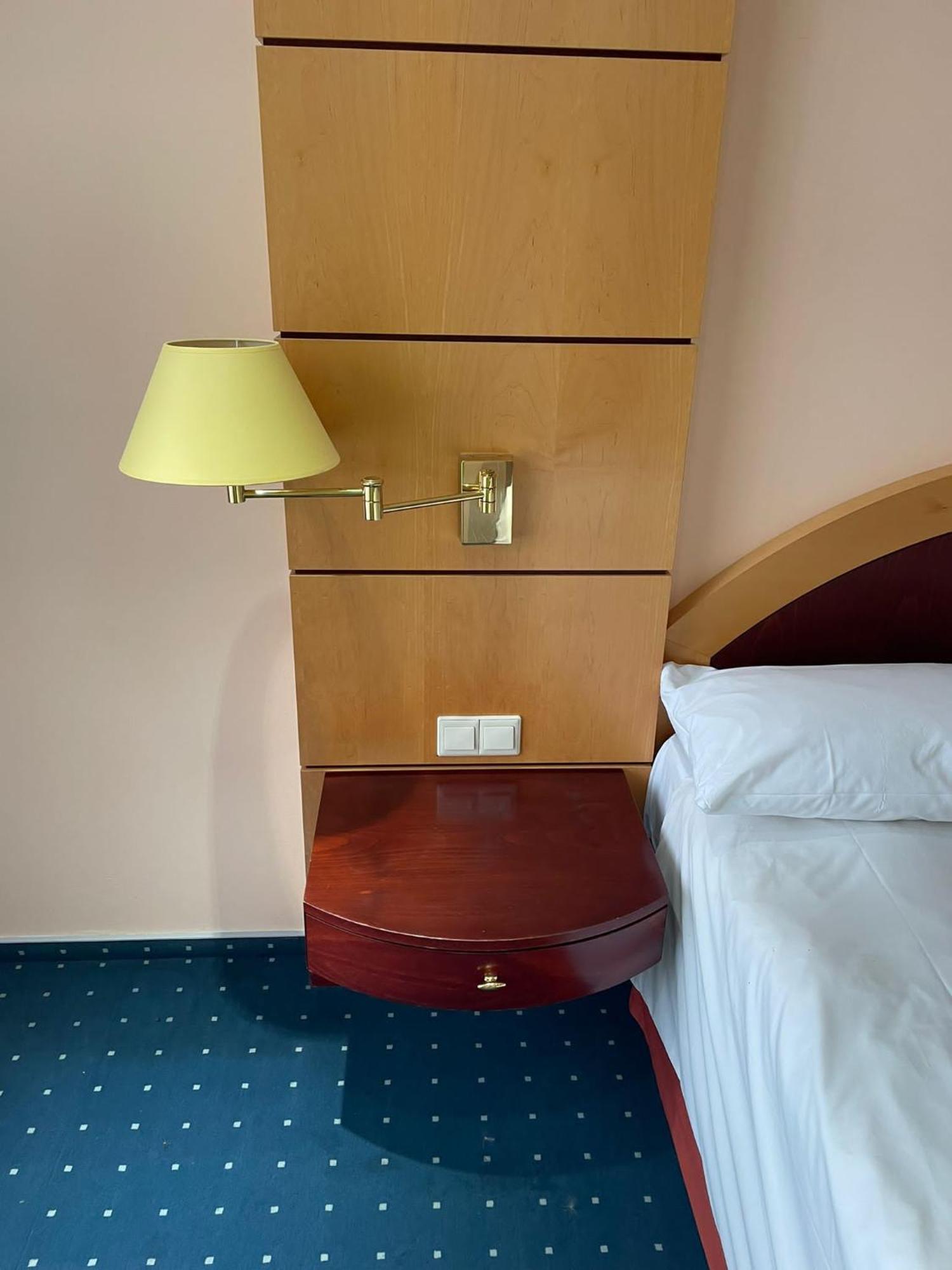 Eventhaus Aparthotel Panzweiler Bagian luar foto