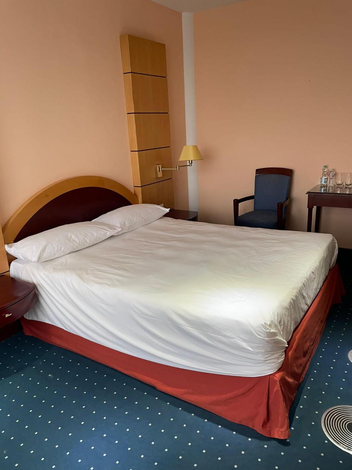 Eventhaus Aparthotel Panzweiler Bagian luar foto