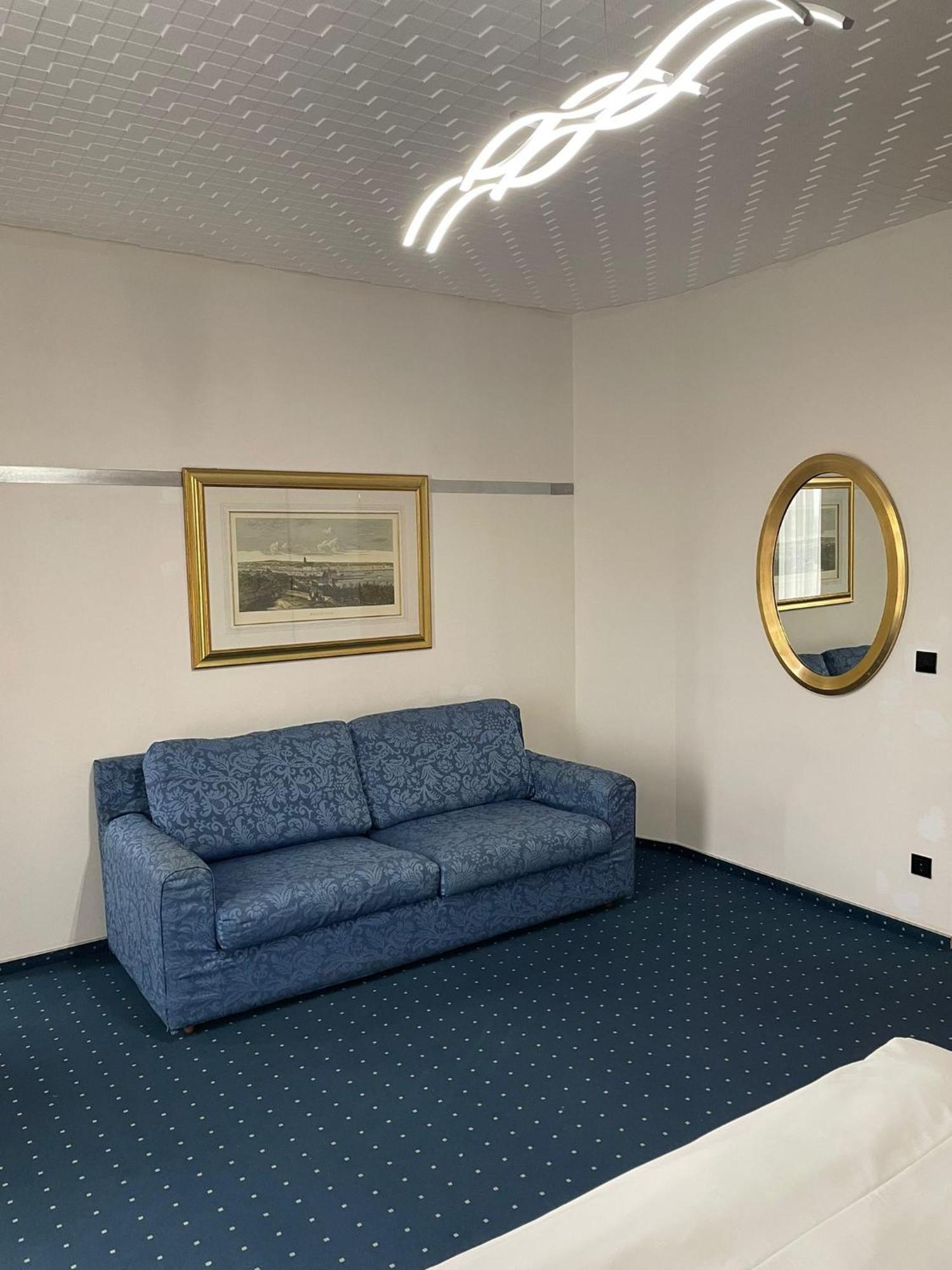Eventhaus Aparthotel Panzweiler Bagian luar foto
