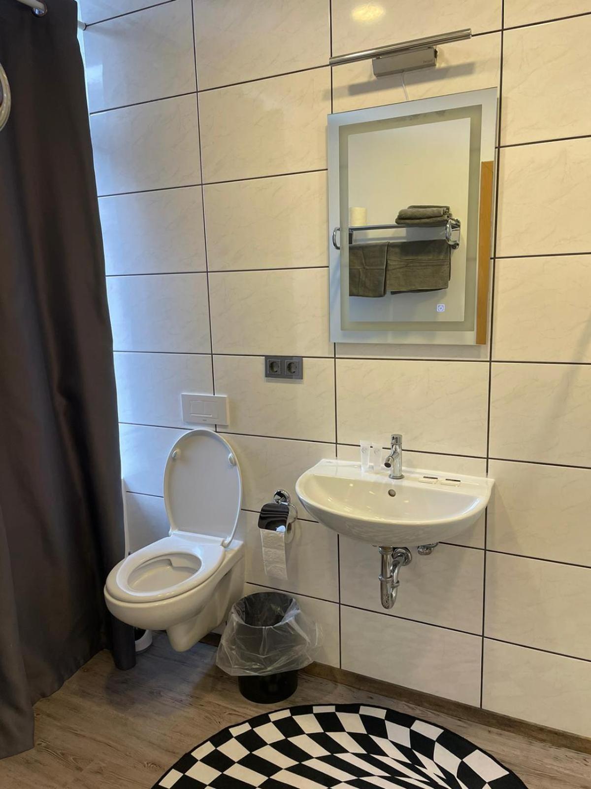 Eventhaus Aparthotel Panzweiler Bagian luar foto