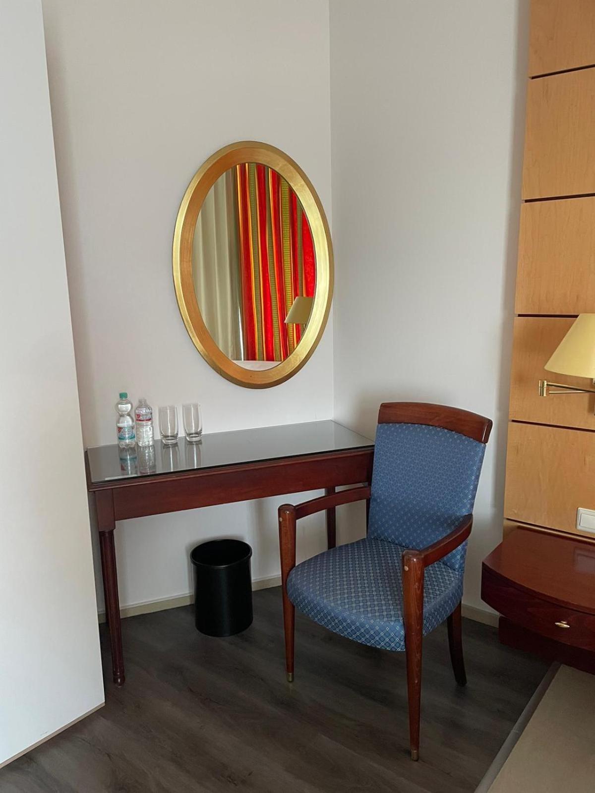 Eventhaus Aparthotel Panzweiler Bagian luar foto