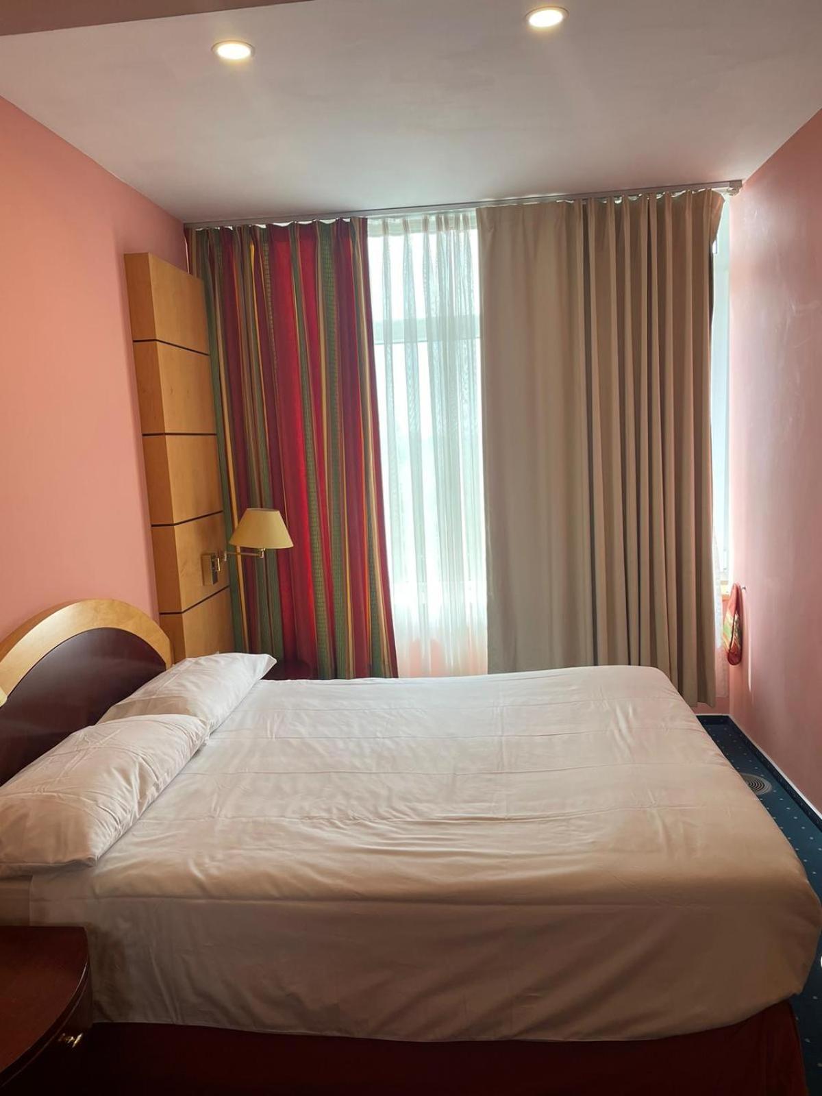 Eventhaus Aparthotel Panzweiler Ruang foto